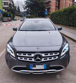MERCEDES GLA 200 D Automatic SPORT