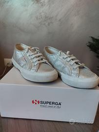 Superga taglia 32