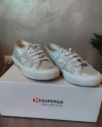Superga taglia 32