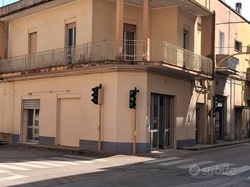 Locale uso commerciale 