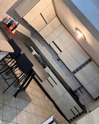 Cucina angolare con penisola