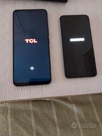 2 cellulari un tcl e un samsung