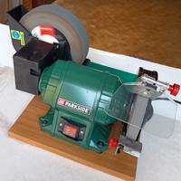 Affilatrice ad acqua, smerigliatrice da banco  