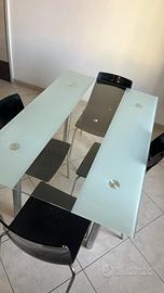 Tavolo in vetro