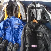 Giacche moto, casco, pantaloni, guanti, zaino