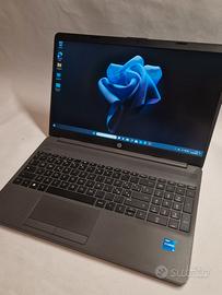 hp 250 G9 schermo 15.6  i5 12th ge