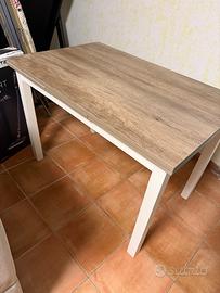 Tavolino con sedie