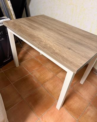 Tavolino con sedie