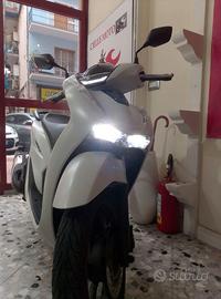 Honda SH 125 -TOTAL WHITE (PREZZO super BOMBA) N.B