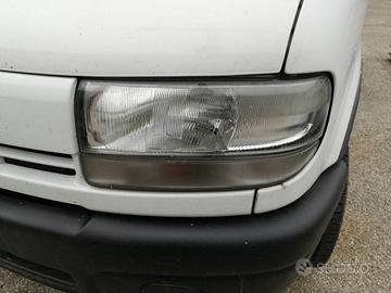Proiettore sinistro NISSAN INTERSTAR del 2003