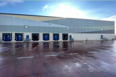 Immobile di 7800 m² con 2 locali a Carinaro