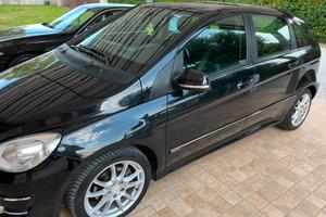 Mercedes B 200