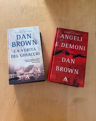 Coppia libri tascabili Dan Brown