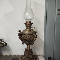 Lampada ad olio antica