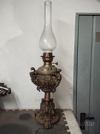 Lampada ad olio antica