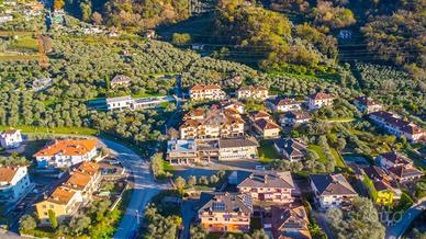 3 LOCALI A ARCO