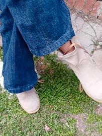 stivaletti camoscio beige 