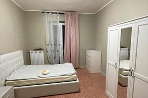 Stanza singola x donna in centro 230