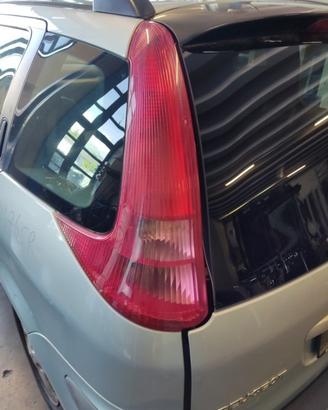 Fanale posteriore sinistro PEUGEOT 206 del 2004