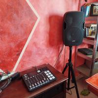 DJ: Mixer + casse attive  + supporti casse