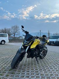 Honda hornet 750