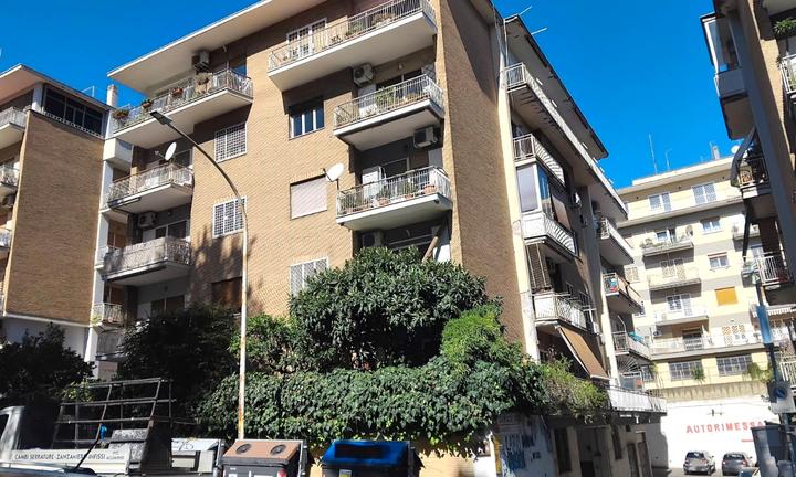 Portuense - Magazzino ampia metratura