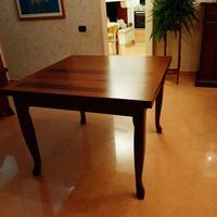 Tavolo a libro in legno massello con sedie