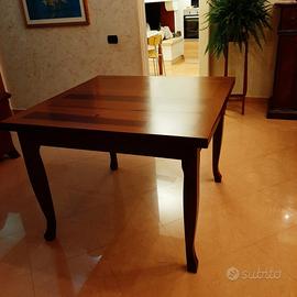 Tavolo a libro in legno massello con sedie