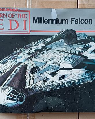 Millennium Falcon MPC