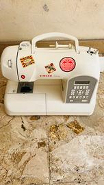 Singer Curvy 8770 computerizzata + accessori