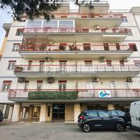 AMPIO QUADRILOCALE CON CANTINA E 2 P. AUTO, VIA TO