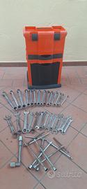 Carrello degli attrezzi per riparazioni auto