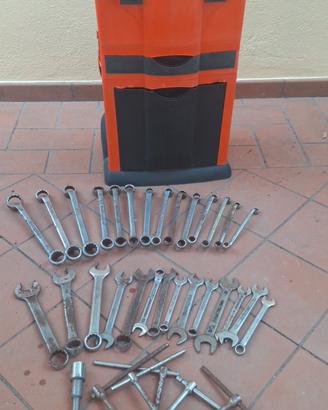 Carrello degli attrezzi per riparazioni auto