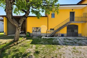 4 LOCALI A CASTELNUOVO DEL GARDA