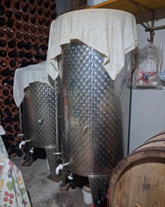botte per vino in acciaio