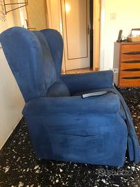 Poltrona con alzata assistita