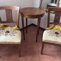 tavolo rotondo con  sedie stile impero