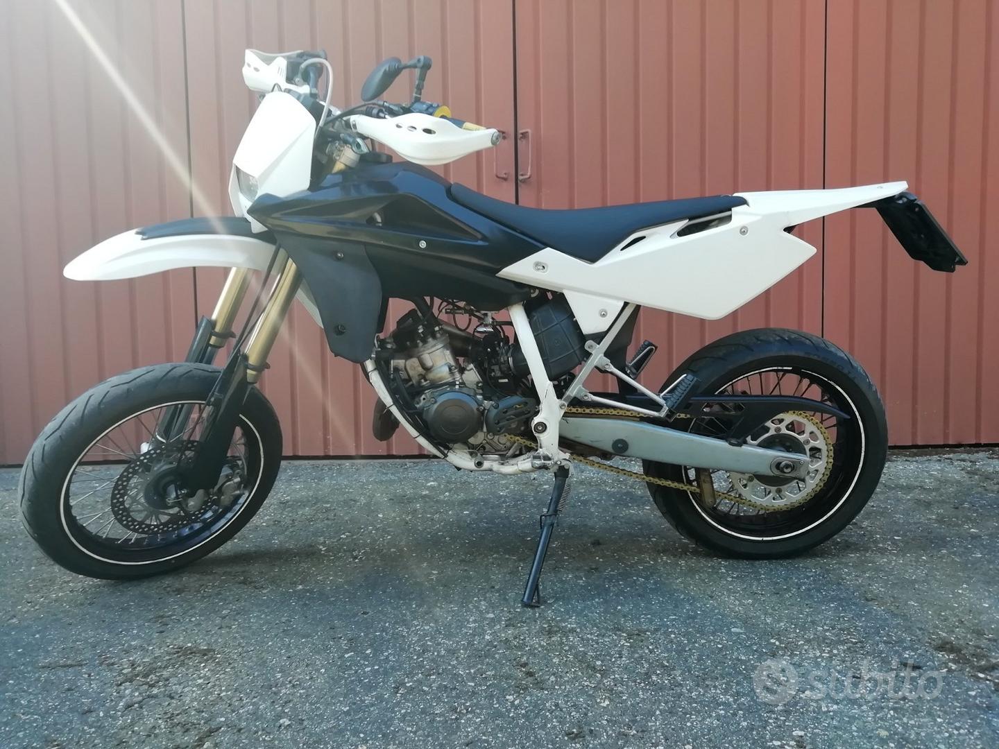 Husqvarna Sm Suzuki Sm 125 Usato Husqvarna SM 125 2009 Moto E