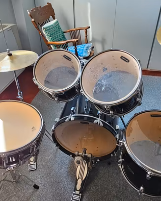 Batteria Acustica Tornado Mapex + 2 piatti Paiste