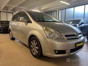 TOYOTA Corolla Verso 2.2 16V D-4D DPF