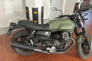 Moto guzzi v7 stone