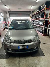 Toyota Yaris TS, anno 2005;