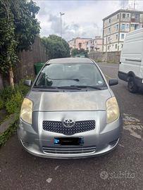 Yaris 1.0 benzina 5 porte