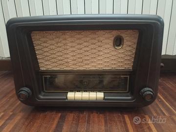 radio vintage Wega Carina