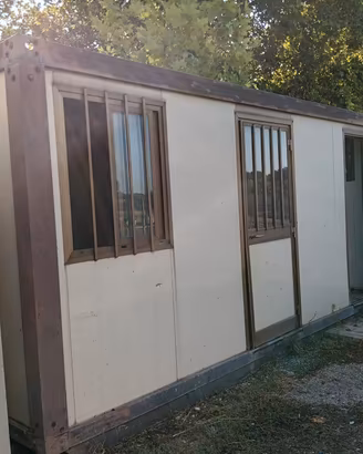rimessa da giardino con bagno