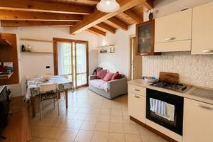 2 LOCALI A ESINE