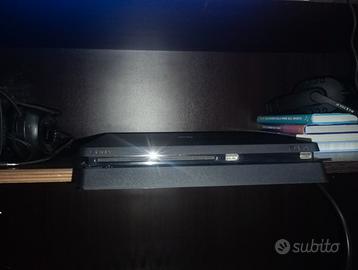 PlayStation 4 Slim + controller + 3 giochi