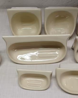 Accessori bagno vintage in ceramica
