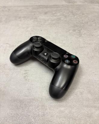 PS4 Slim 500GB + 2 Controller + 11 Giochi