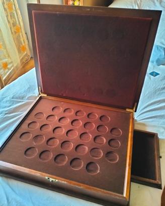 monetiere in legno 